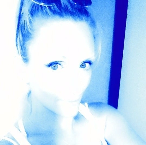 nikkileigh381